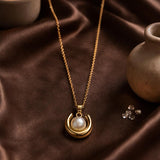 Luna Pearl Necklace